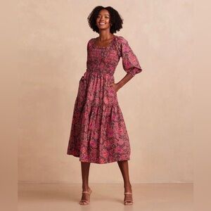 Summersalt - The Countryside
Poplin Smocked Midi Dress